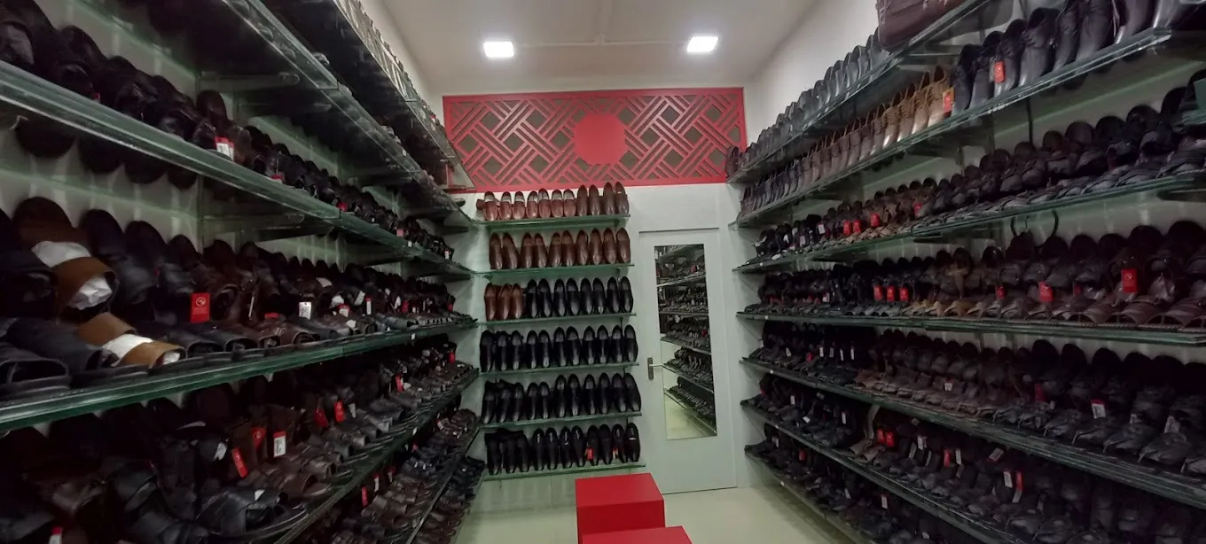 Shine Footwear Avadi